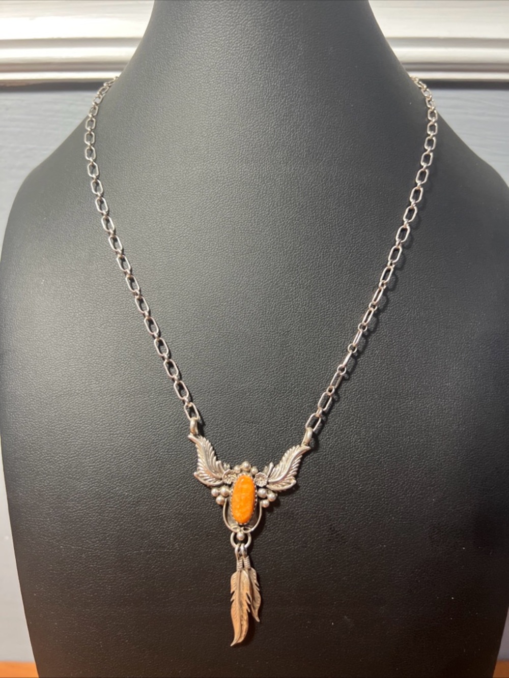 Running Bear RB Sterling Spiny Oyster Shell Feathers Design Pendant 18" Necklace